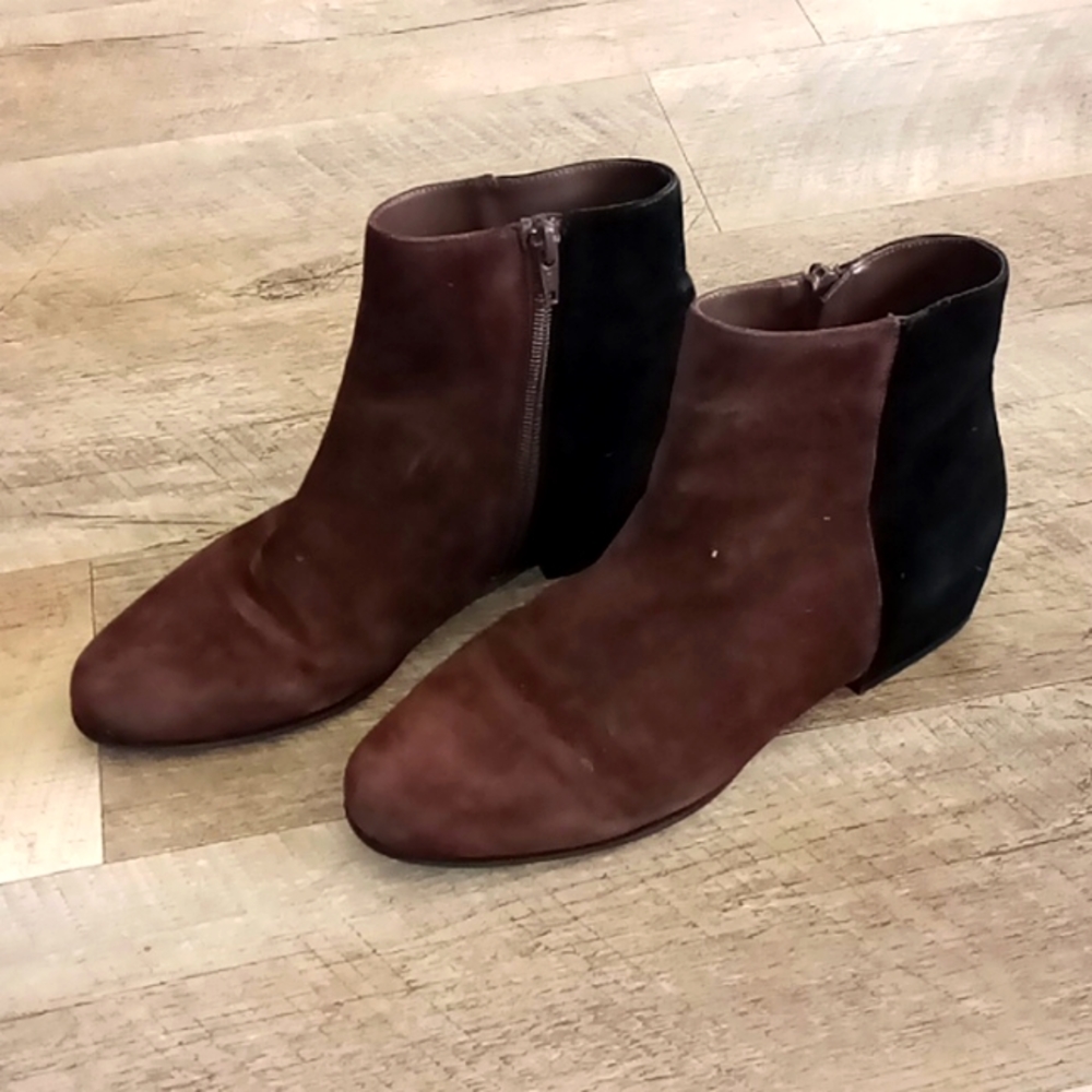 Vaneli two toned suede booties size 7.5